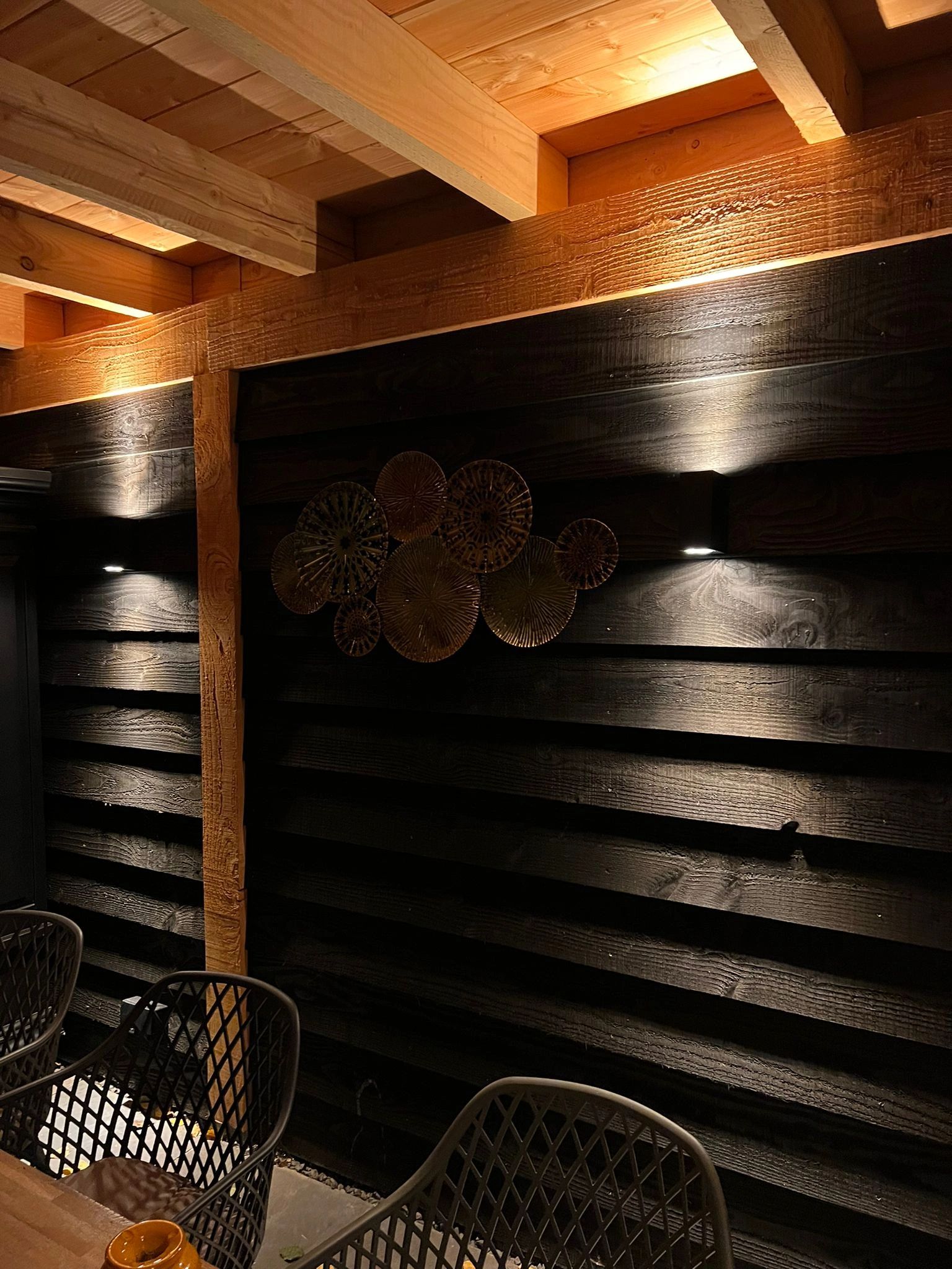 Zwarte up down wandlamp voor buiten met Zigbee GU10 spot - Recht