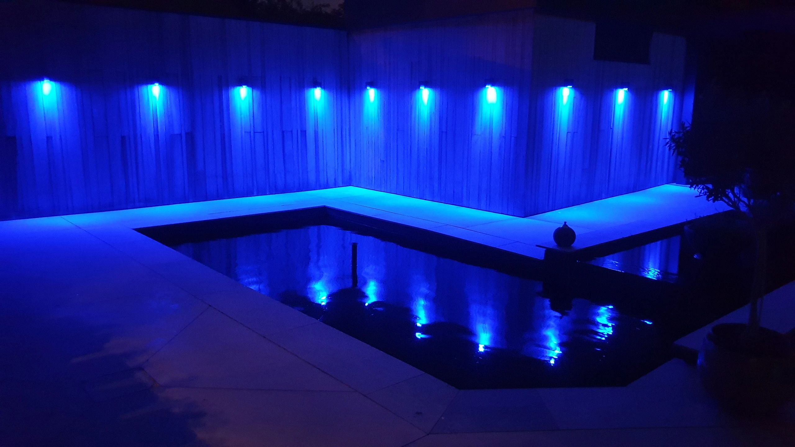 Zigbee spot RGBWW MR16 fitting - 4 Watt - Voordeelset van 3