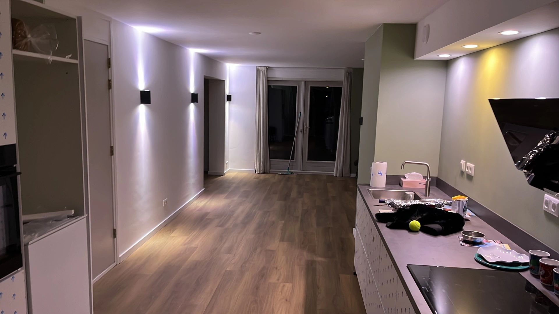 Zwarte up down wandlamp voor buiten met Zigbee GU10 spot - Recht